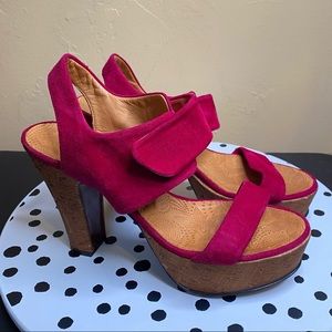 Chie Mahara platform suede sandals with cork heel
